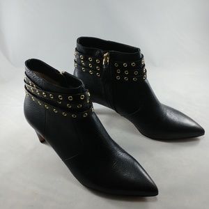 G.I.L.I. Leather Pointed Toe Ankle Boots - Kodelle